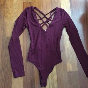 NWT FOREVER 21 BURGUNDY CROSS BODYSUIT SZ SMALL